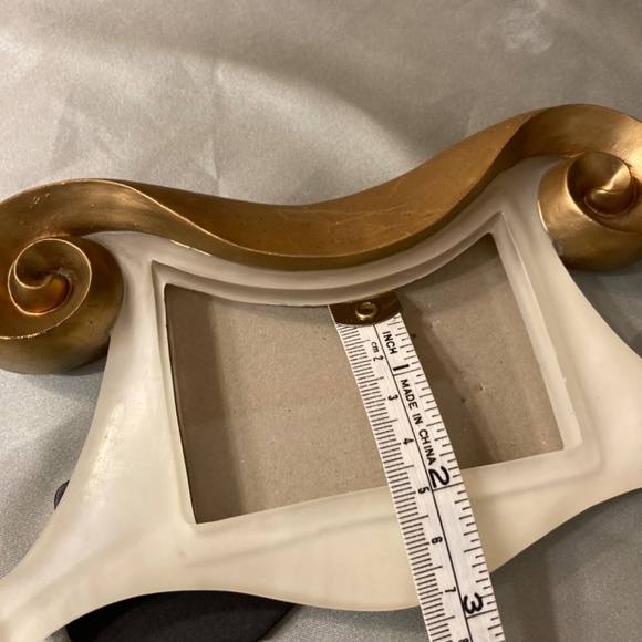 Picture Photo Frame 2”x3” Metallic Gold Tone and Opaque White Plastic With Glass - Picture 5 of 7